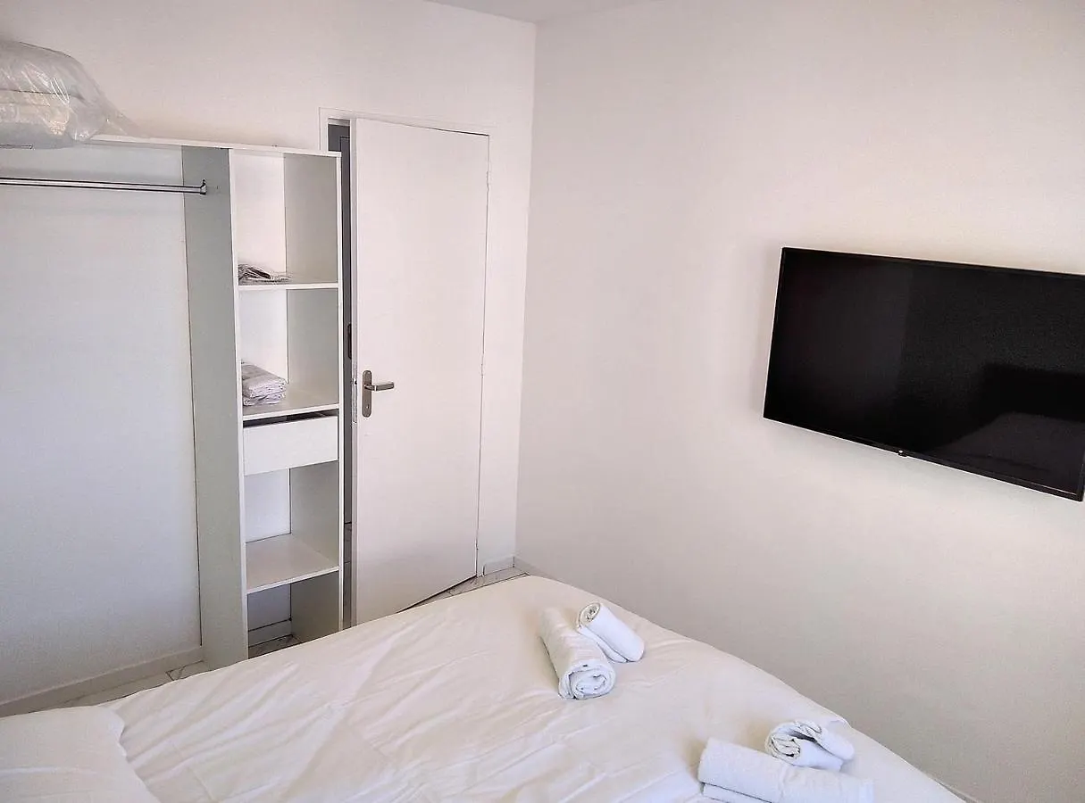 Residence Le Serra A2 Juan-les-Pins 0*,  France